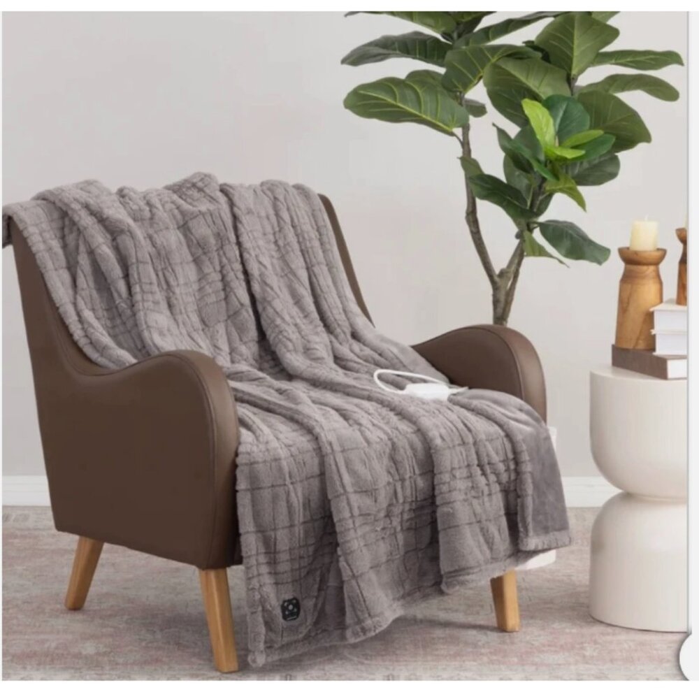 Berkshire Heated Luxe Faux Fur Throw Blanket, 50" x 60", Gray